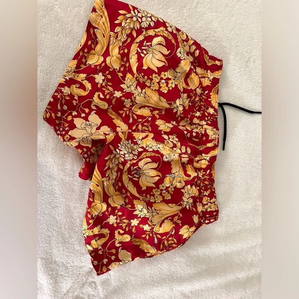 Versace swim shorts - Picture 2 of 3